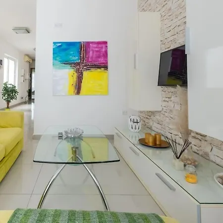 Apartment Penthouse With Side Sea View St. Paul's Bay