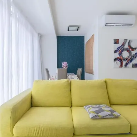 Apartment Penthouse With Side Sea View St. Paul's Bay