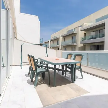 Appartement Penthouse With Side Sea View *