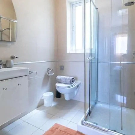 Penthouse With Side Sea View Appartement
