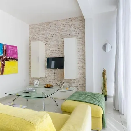 Penthouse With Side Sea View Apartament St Paul's Bay
