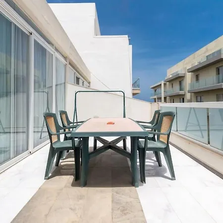 Penthouse With Side Sea View Apartamento *