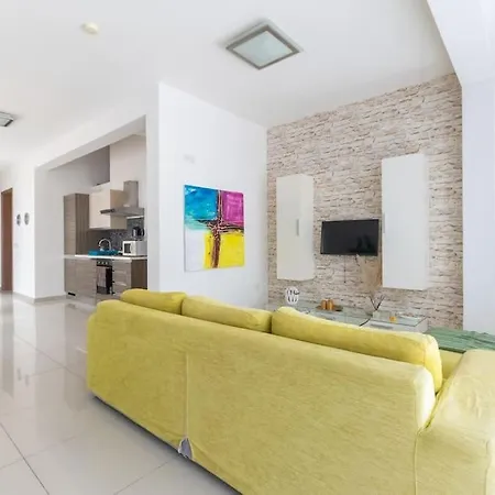 Apartment Penthouse With Side Sea View